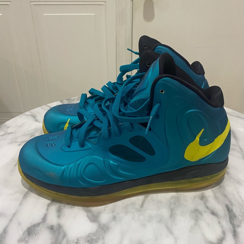 Nike hyperposites